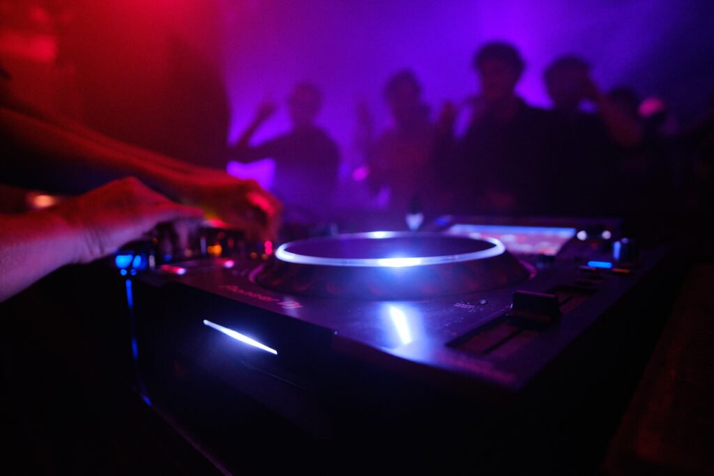 platines dj vue de près